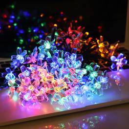 Instalatie cu incarcare solara 50 led , flori  diverse culori