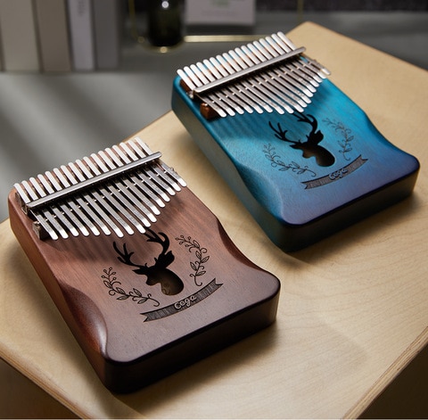 Instrument muzical cu 17 note kalimba